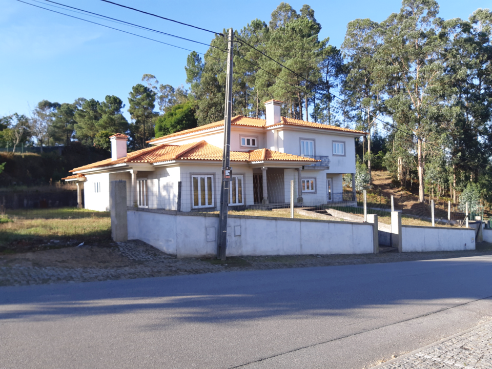 Moradia T4 em Pinheiro